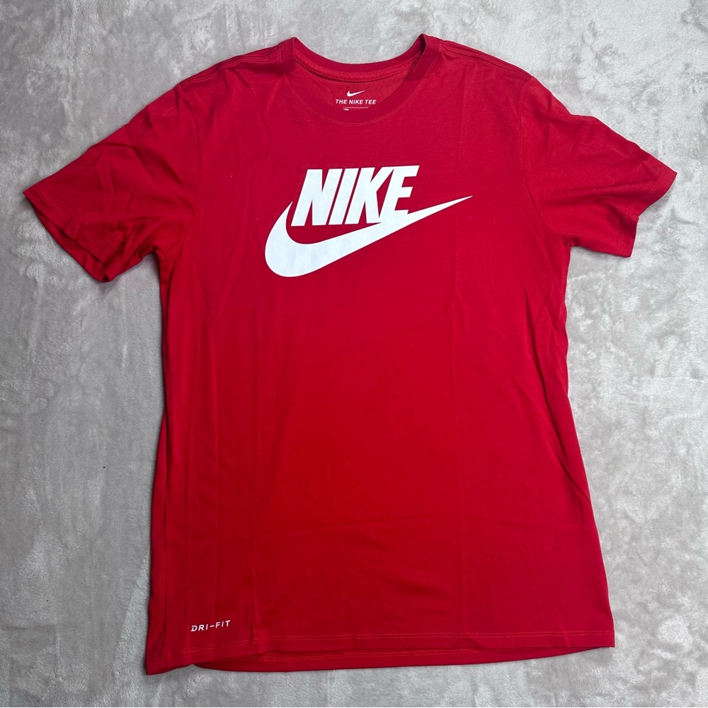 Nike Sportswear~Men's~Red/White Icon Futura Crewneck Athletic Cut T-Shirt~sz M